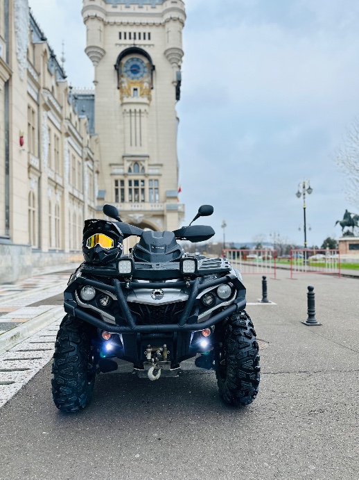 Vand  Can-Am Outlander din 2013 versiunea XT 1000 , G2 , culoare atractiva gri