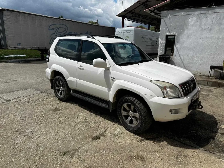 Toyota Land Cruiser J120 4x4