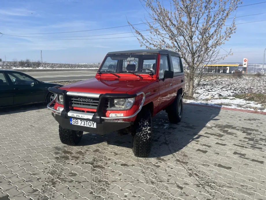 Toyota land cruiser j73