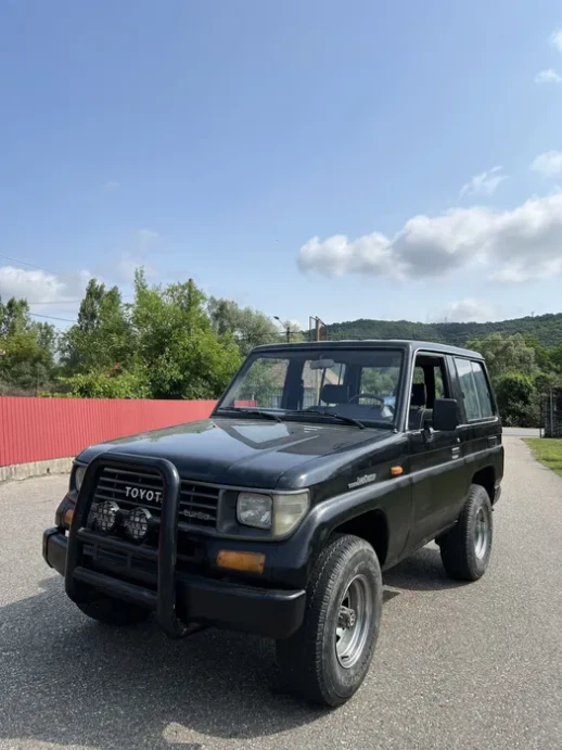 Toyota Land Cruiser 70