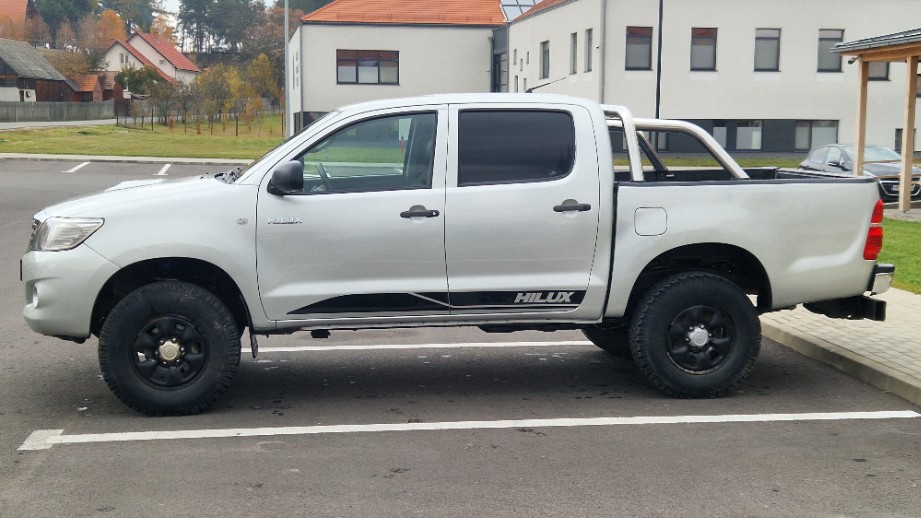 Toyota hilux 2.5d 2014